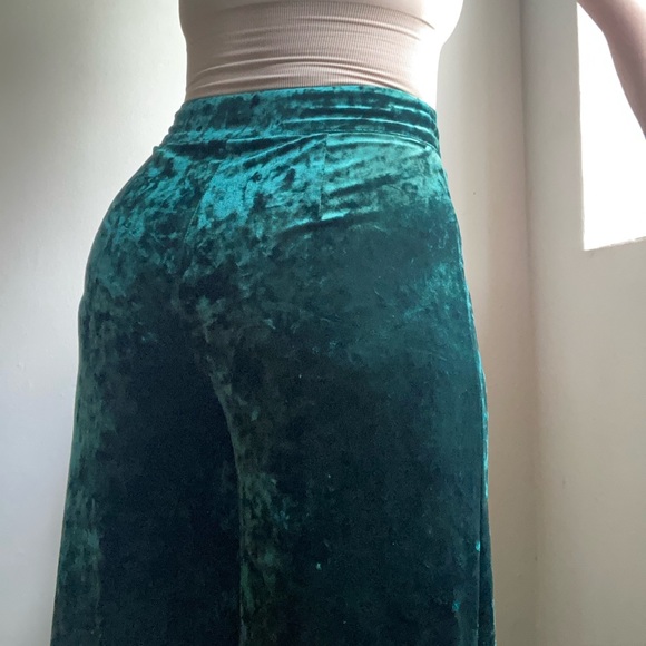 Green Crushed Velvet Palazzo Pants, Forever 21 - Picture 9 of 12